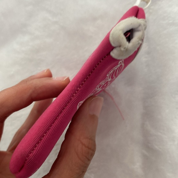 Shirt-shaped mini pouch accessory - Picture 5 of 12